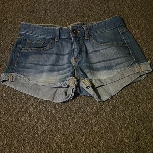 Mossimo Jean Shorts. Size 7. Excellent Condition.